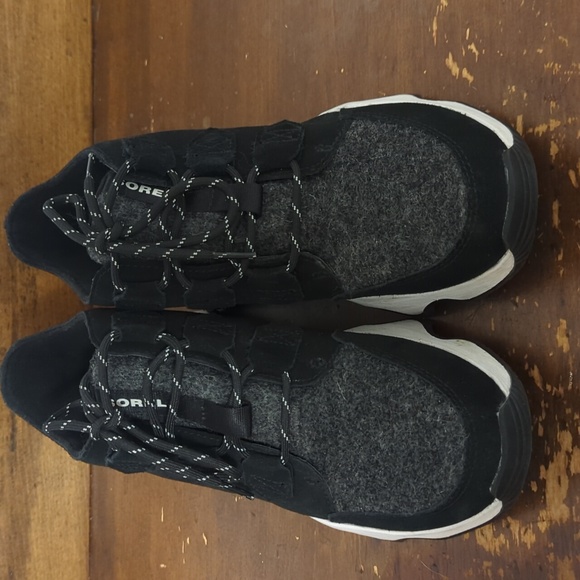 Sorel Kinetic Impact Caribou Boots Sz. 8.5 Black & Gray With Tan Accent - Picture 2 of 6